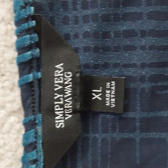 Vera Wang women's long sleeve velvet design, stretchy material top - Picture 2 of 3